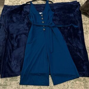 Taylor & Sage Teal Buttoned Top